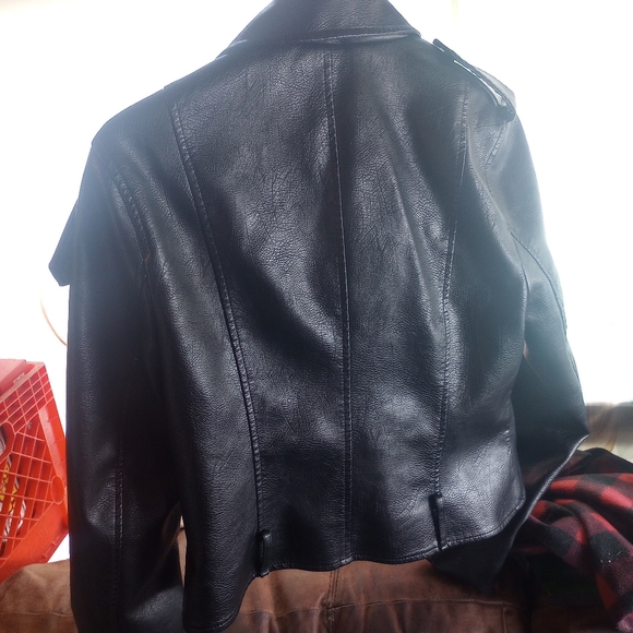 Black leather motorcycle jacket - Picture 5 of 5